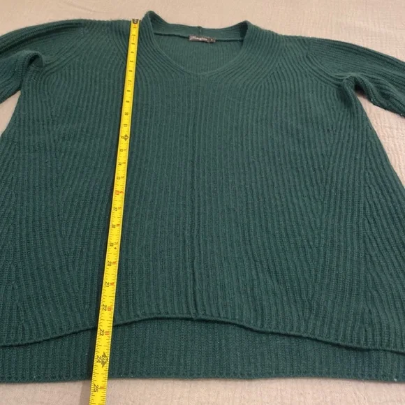 J. McLaughlin Cashmere & Wool Deep Green V-Neck Ribbed Sweater. Size S - Picture 5 of 7